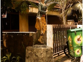 Mbah Jingkrak Statue